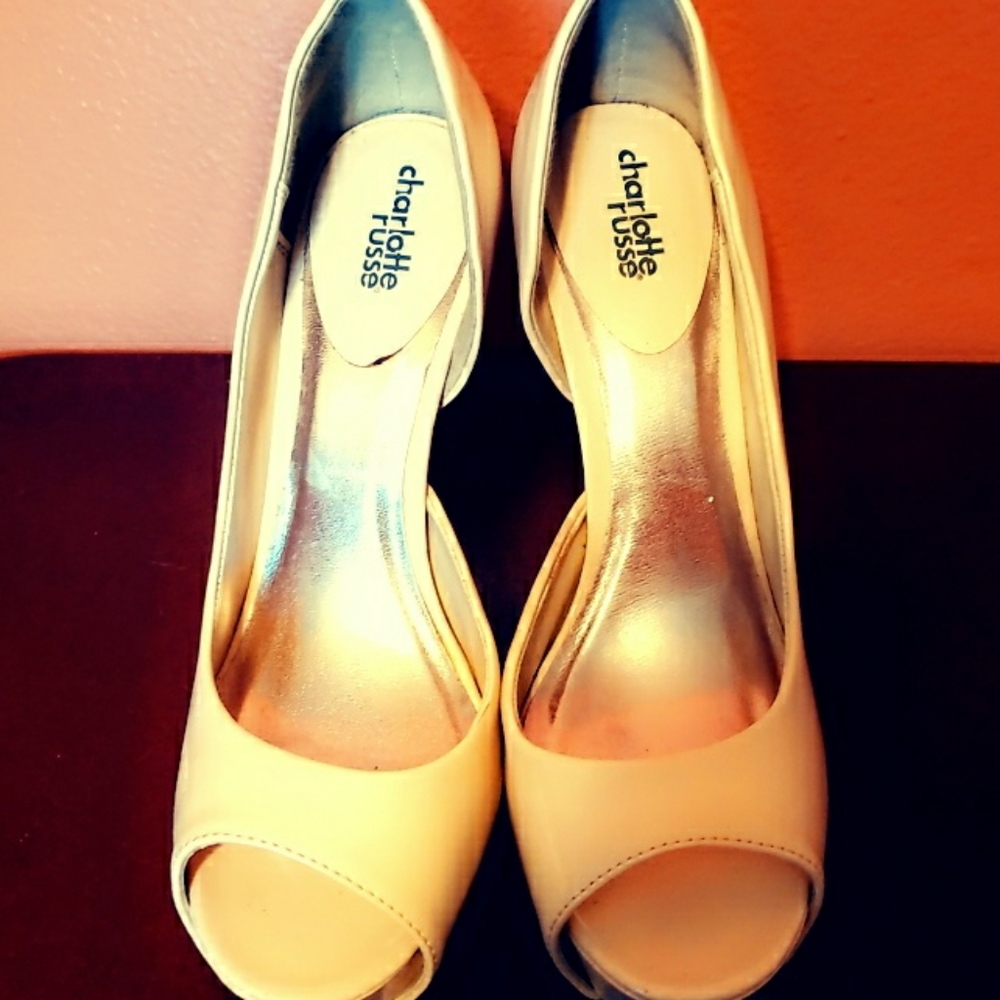Peep toe heel